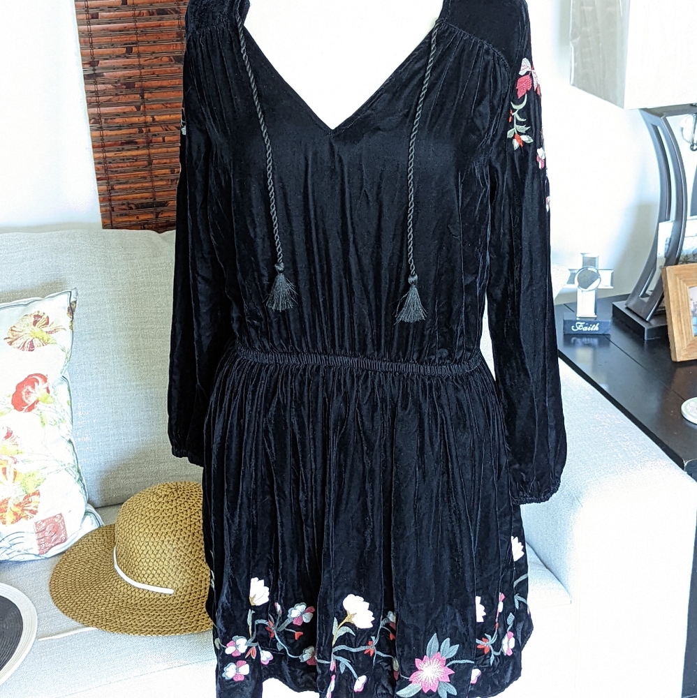 NWT. a.n.a.  Dress.   A146